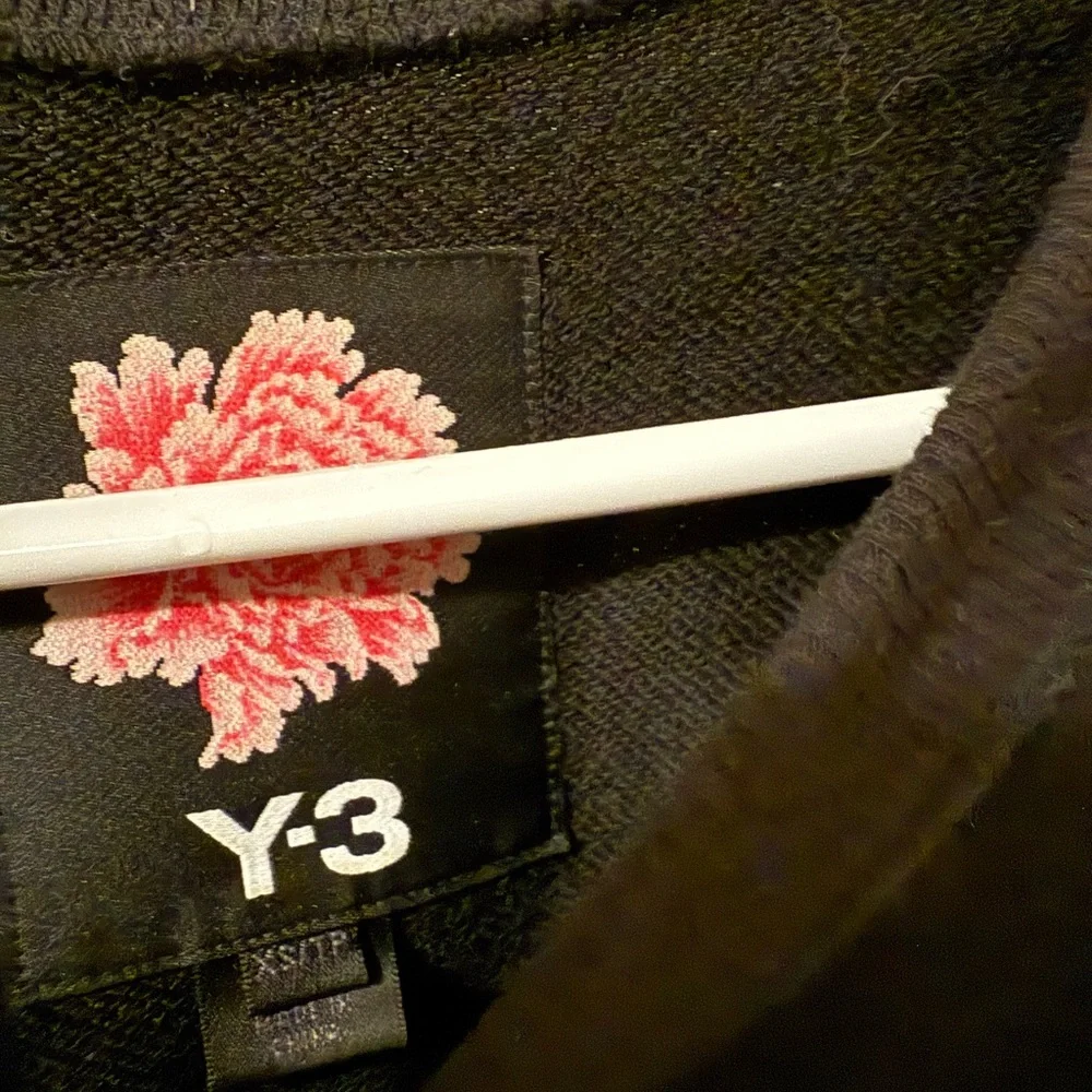 Y-3 Black Sweatshirt with Pink Floral Design - Picture 4 of 4
